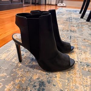 Vince Camuto Ankle Bootie Peep Toe Black 8